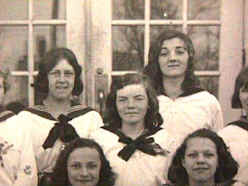 MomHighSch.jpg (73598 bytes)